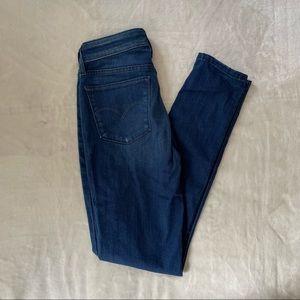 Levi’s 711 Dark Wash Skinny Jean Size 26
